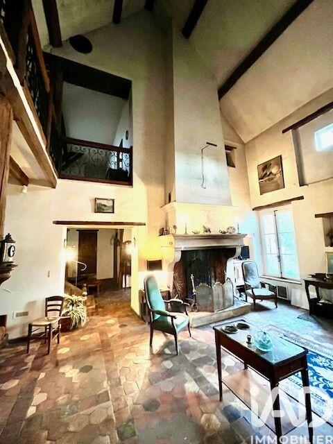 Maison - 320 m² - 9 pièces