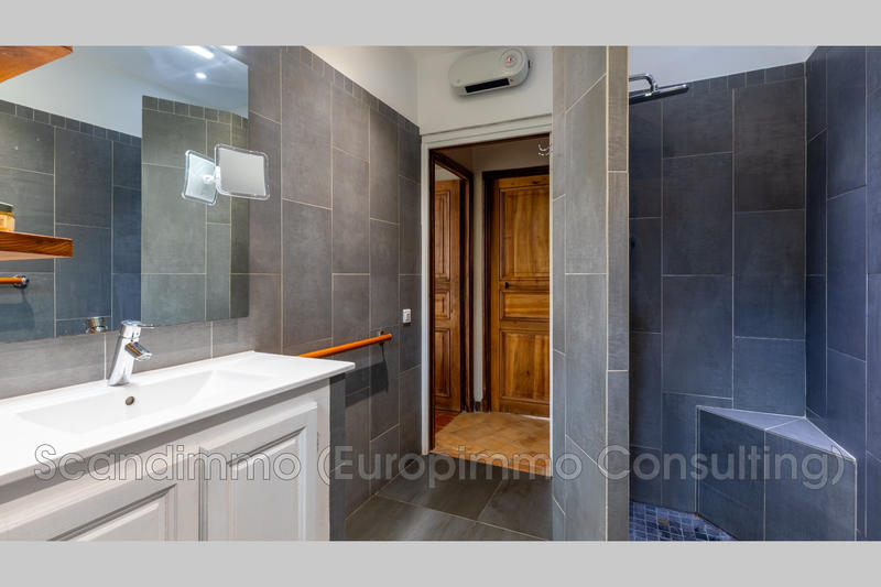 Maison - 180 m² - 5 pièces