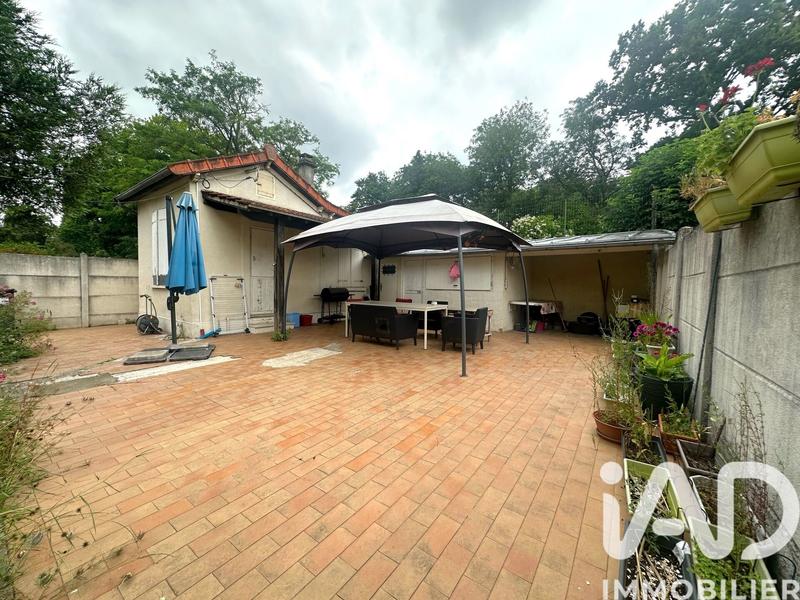 Maison - 263 m² - 8 pièces