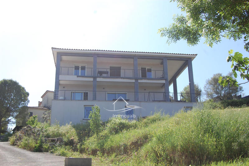 Villa - 290 m² - 9 pièces