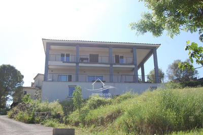 Villa - 290 m² - 9 pièces