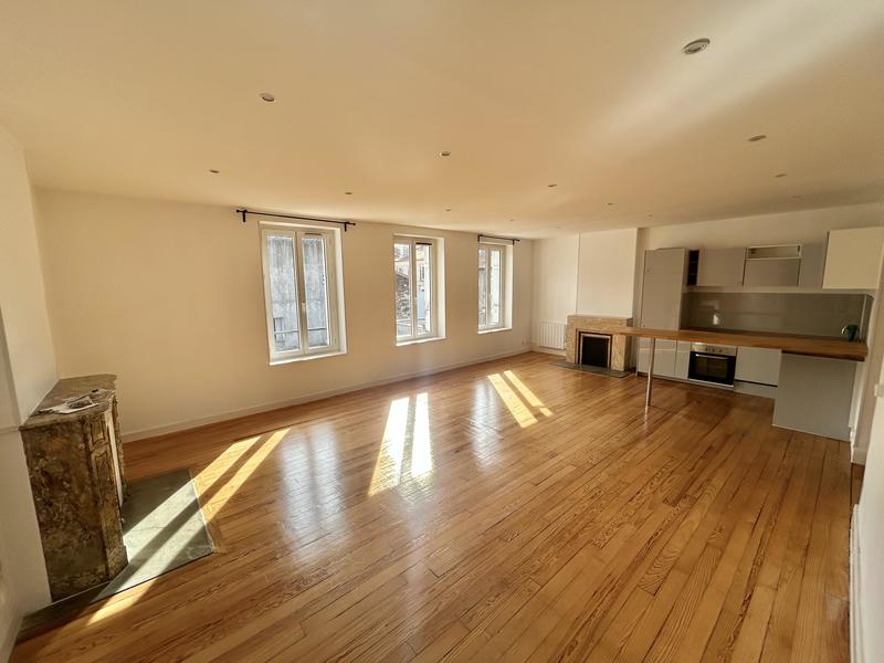 Appartement - 99 m² - 4 pièces