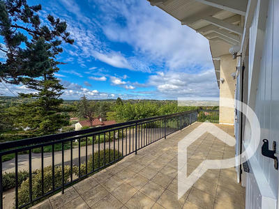 Maison - 136 m² - 7 pièces