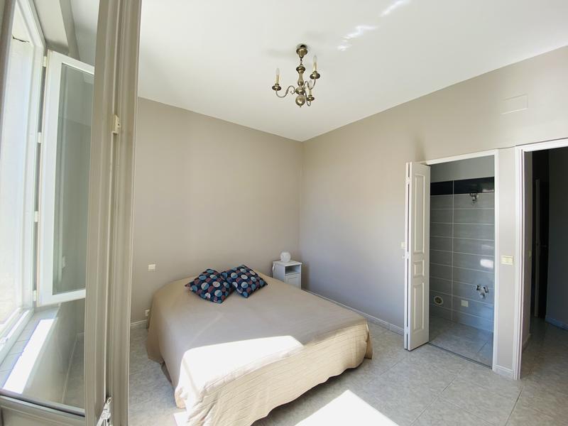 Maison - 260 m² - 11 pièces