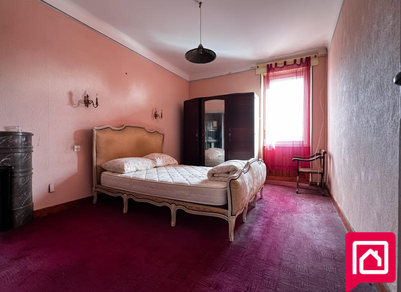 Maison - 196 m² - 8 pièces