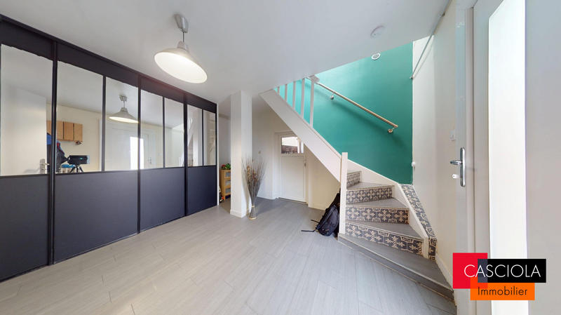 Maison - 111 m² - 5 pièces