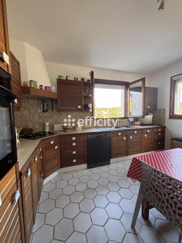 Maison - 183 m² - 6 pièces