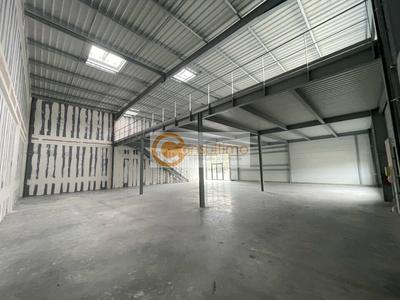 Local d'activité / Entrepôt - 521 m²