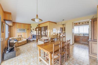 Maison - 167 m² - 6 pièces