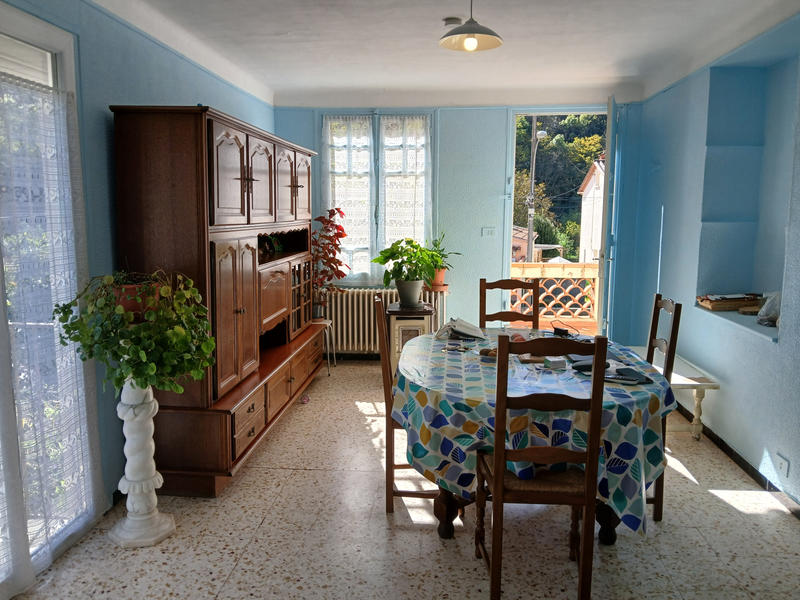 Maison - 230 m² - 11 pièces