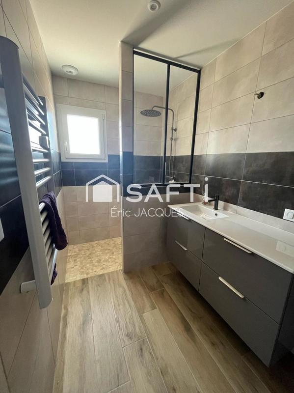 Maison - 219 m² - 7 pièces