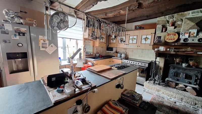 Maison - 170 m² - 9 pièces