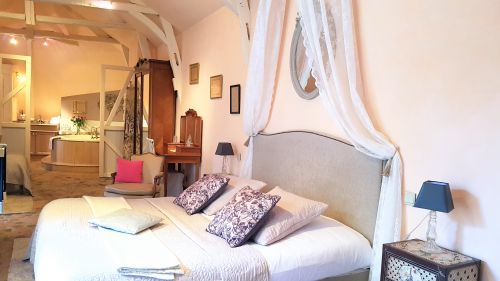 Le Cdv - Bar Lounge &amp; Chambres Insolites