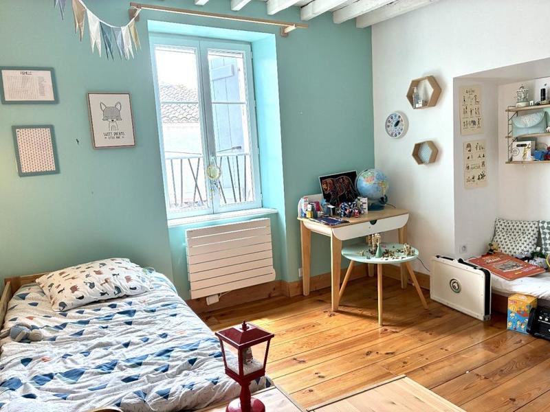 Maison en pierre - 216 m² - 8 pièces