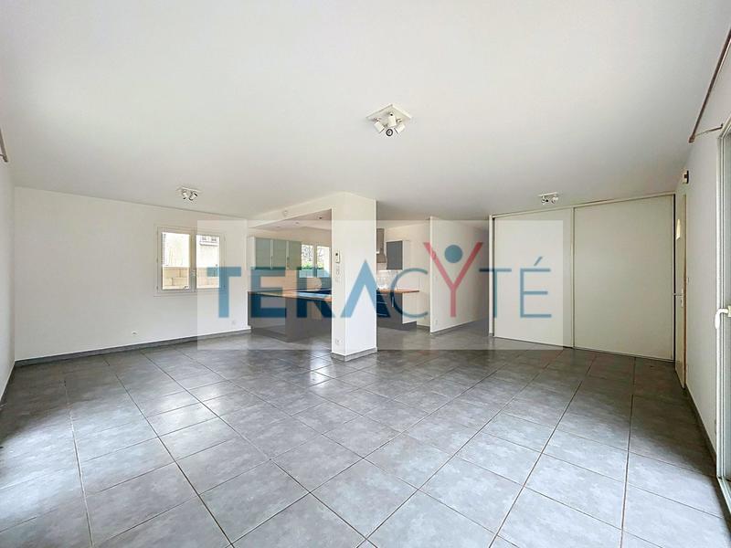 Maison - 99 m² - 4 pièces