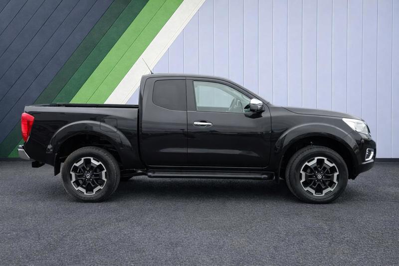 Nissan Navara II King-Cab 2.3 Dci 160 n-Connecta 21.500 Ht