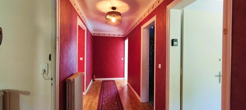 Maison - 253 m² - 11 pièces