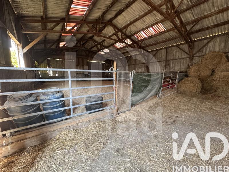 Maison - 1 779 m² - 4 pièces