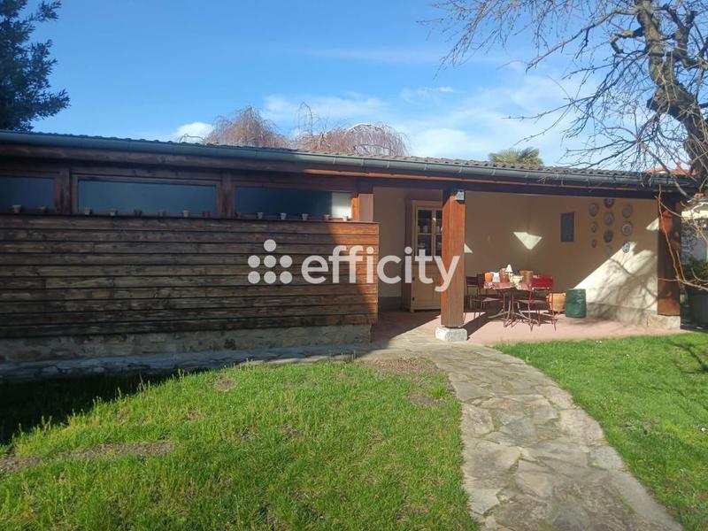 Villa - 203 m² - 7 pièces