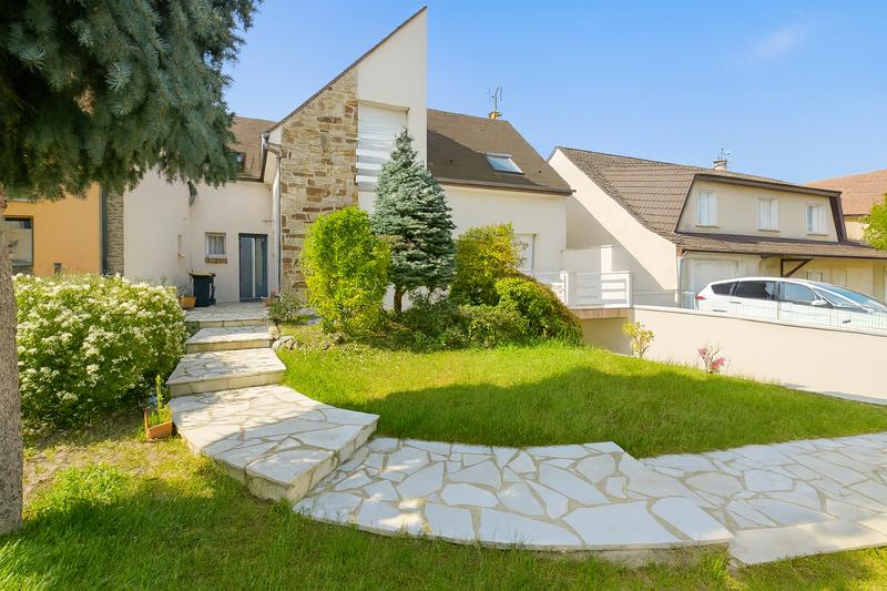 Maison - 142 m² - 5 pièces