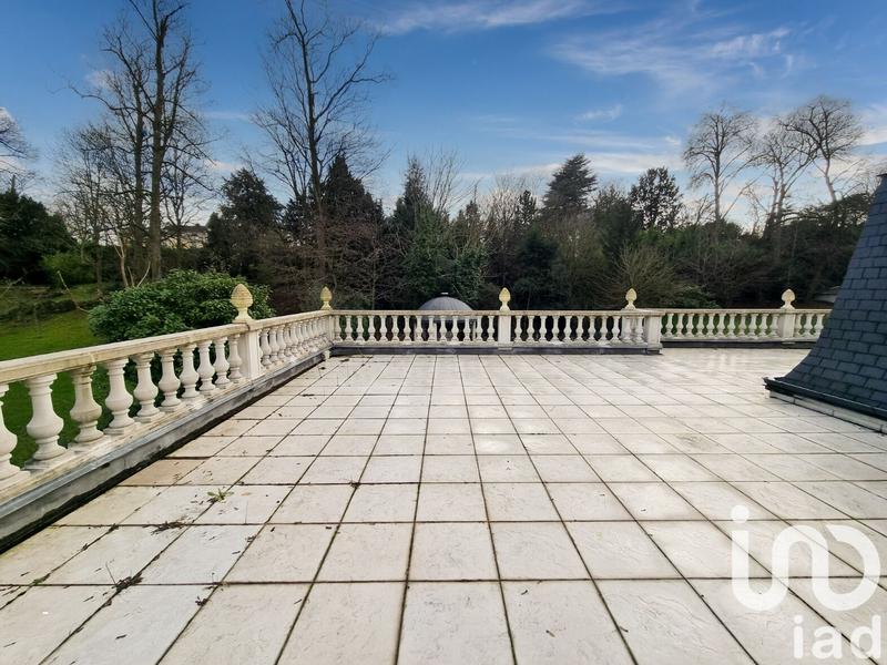 Maison - 230 m² - 9 pièces