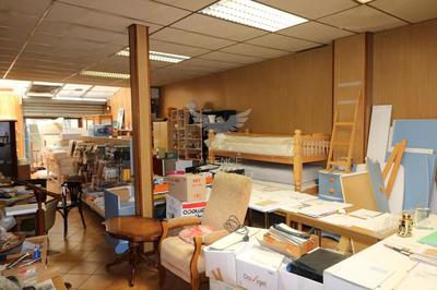 Local commercial - 272 m² - 6 pièces