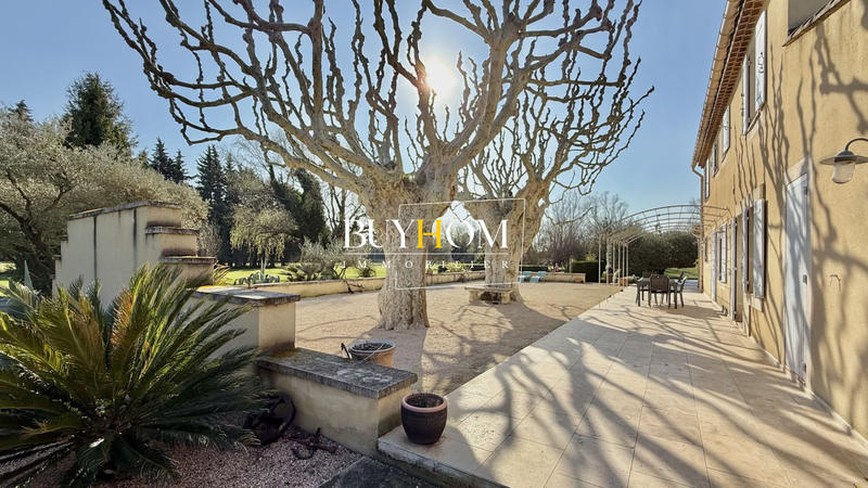 Maison - 215 m² - 7 pièces