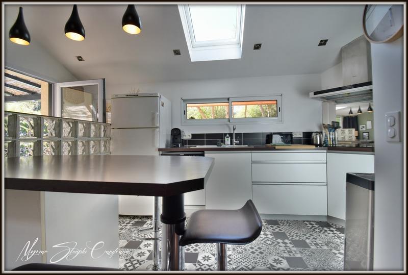 Maison - 225 m² - 10 pièces