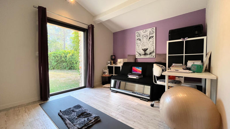 Propriété - 246 m² - 8 pièces