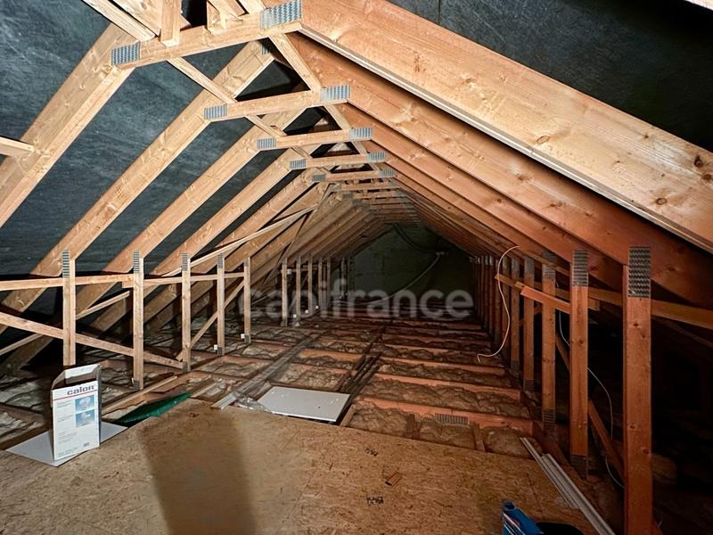 Maison - 93 m² - 5 pièces