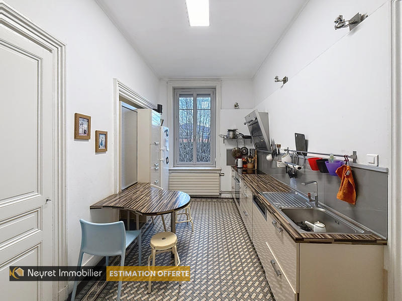 Maison de village - 229 m² - 7 pièces