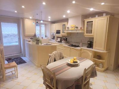 Maison - 147 m² - 6 pièces