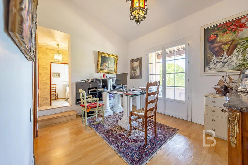 Maison - 283 m² - 6 pièces