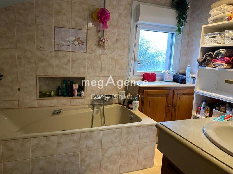 Maison - 180 m² - 7 pièces