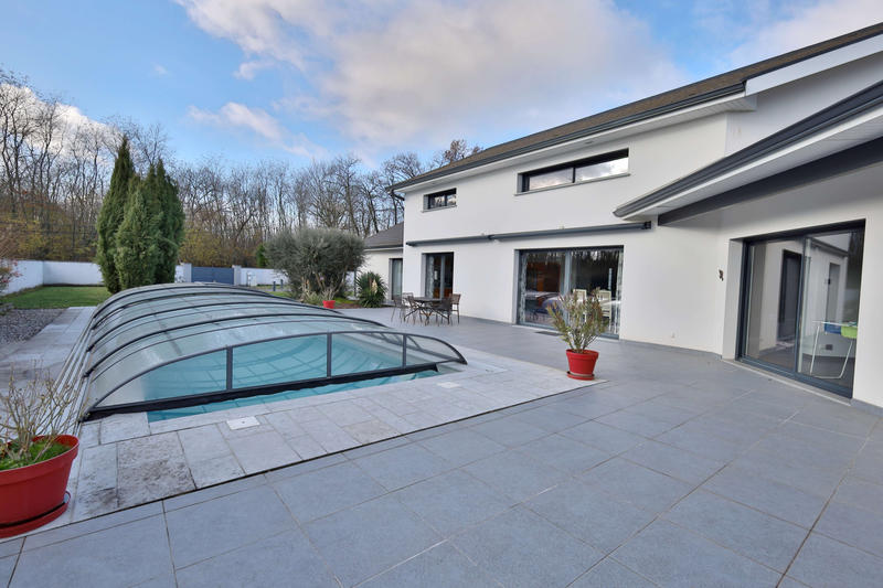 Maison - 283 m² - 6 pièces