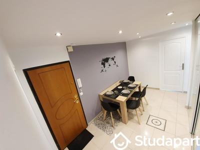 Chambre - 10 m² - 1 pièce