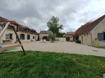 Maison - 140 m² - 5 pièces