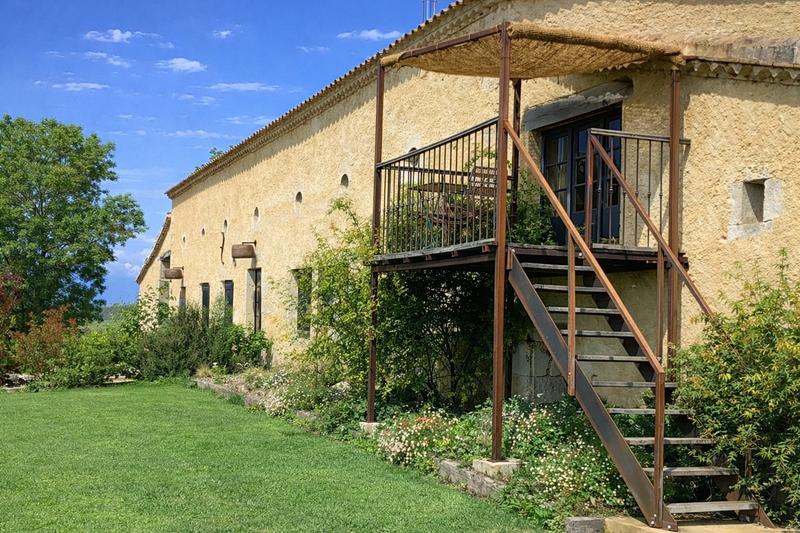 Maison - 429 m² - 10 pièces