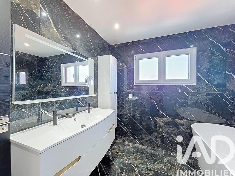 Maison - 172 m² - 6 pièces