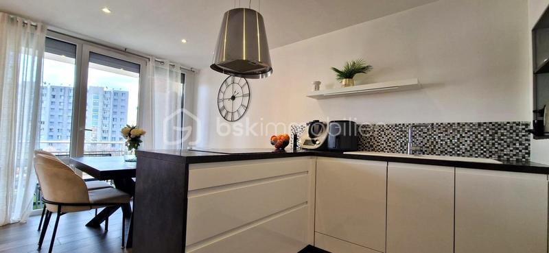 Appartement - 94 m² - 5 pièces