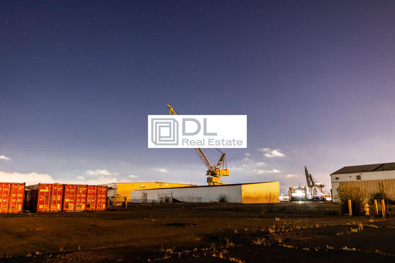 Terrain commercial - 4 200 m²