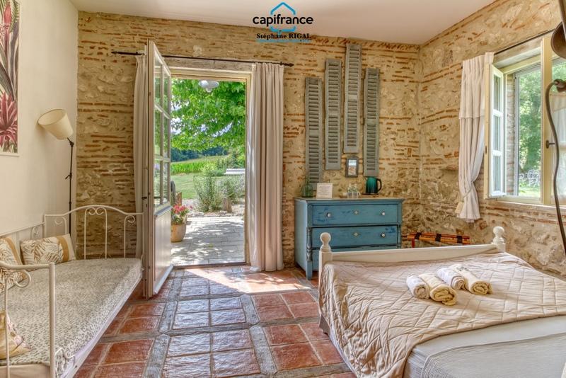 Maison de maîtres - 360 m² - 10 pièces