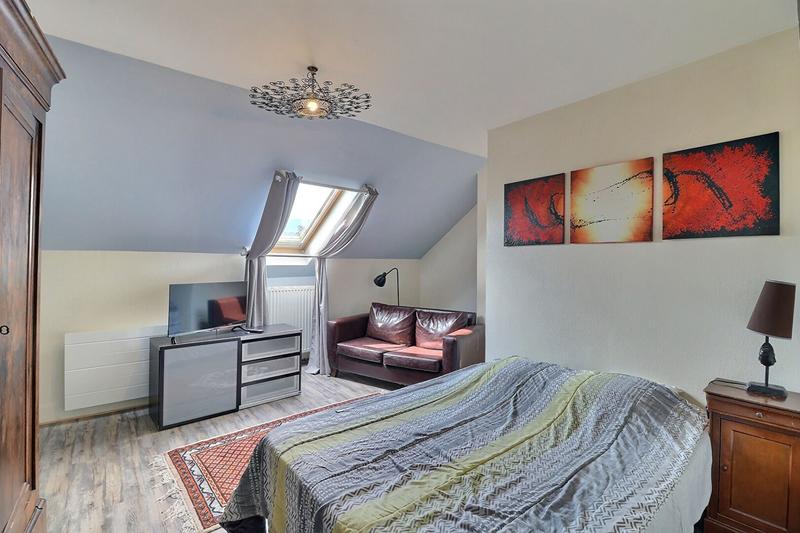 Maison - 210 m² - 8 pièces