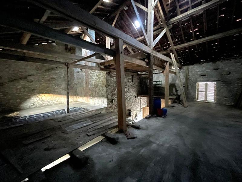 Maison - 8 502 m² - 3 pièces