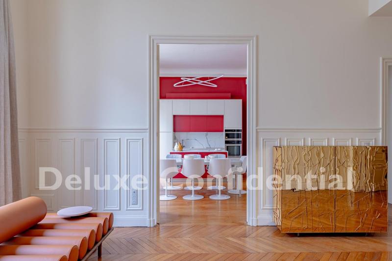 Appartement - 226 m² - 7 pièces