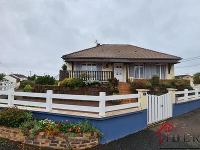 Maison - 90 m² - 5 pièces