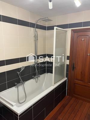 Maison - 303 m² - 7 pièces