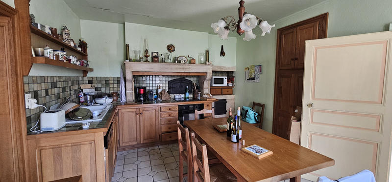 Maison - 210 m² - 9 pièces