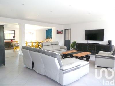 Maison - 220 m² - 10 pièces