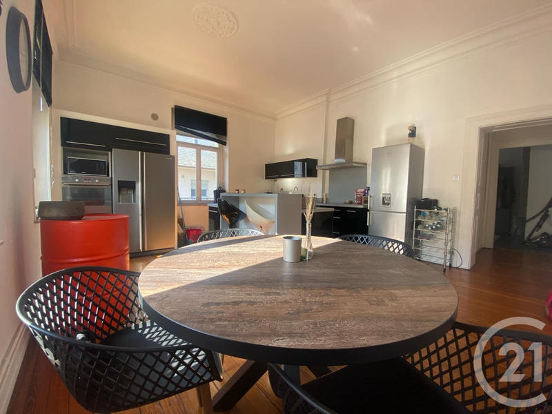 Appartement - 79 m² - 2 pièces